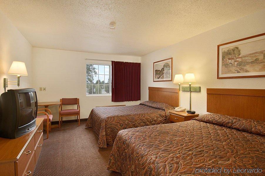 Wamego Inn And Suites Room photo